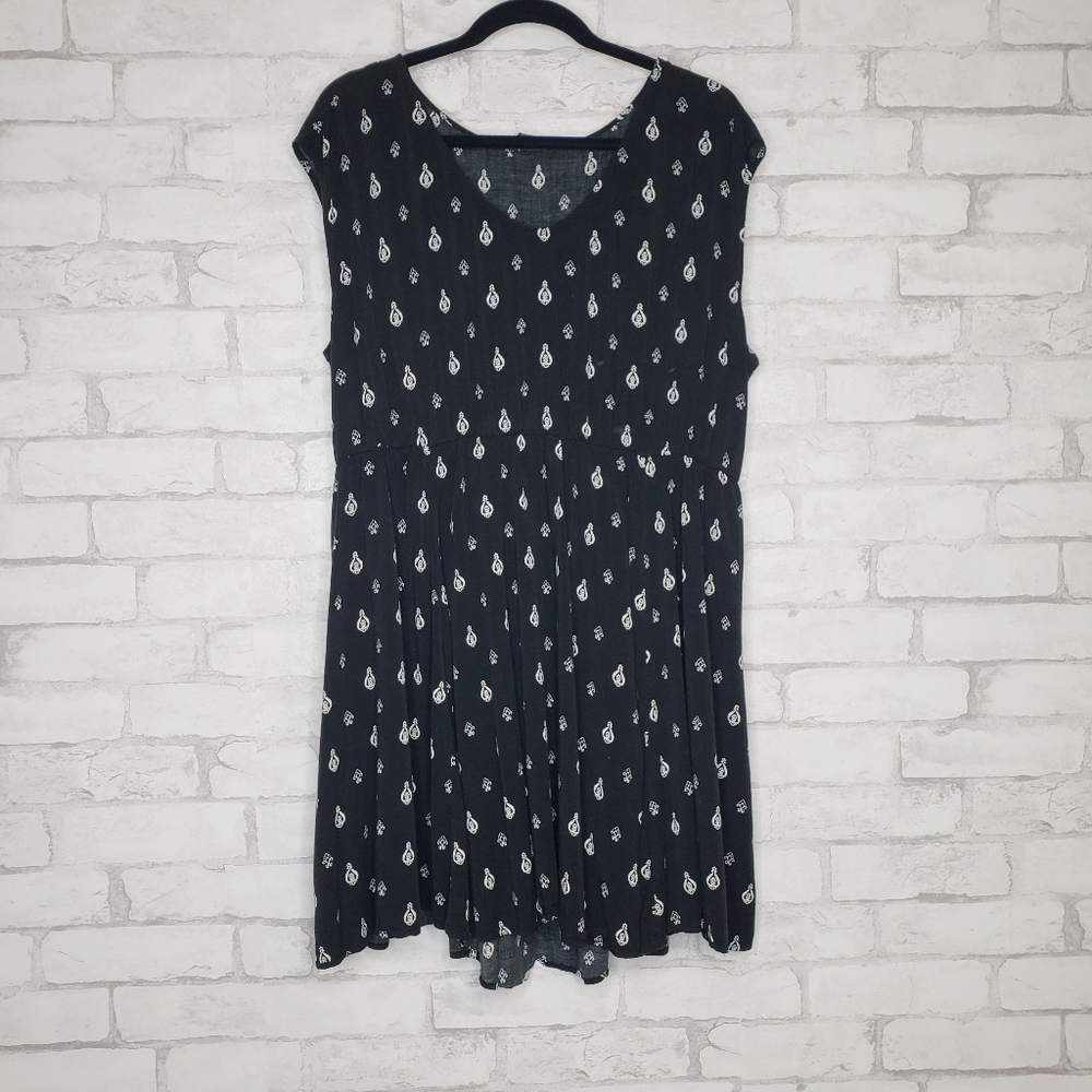 Torrid Black Sleeveless Madallion Skater Dress